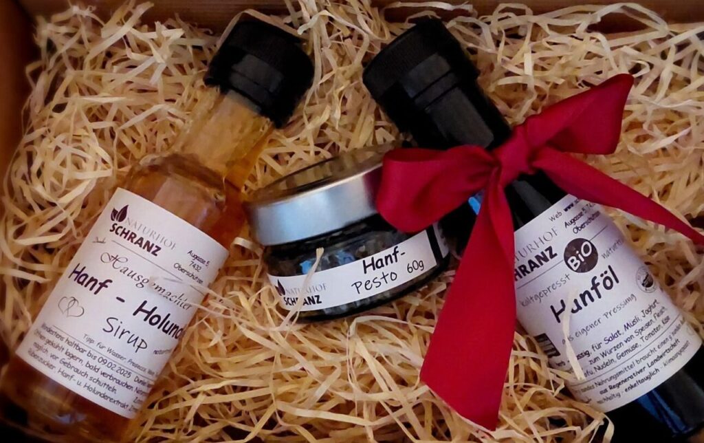 Geschenkbox vom Naturhof Schranz mit hausgemachten Naturprodukten