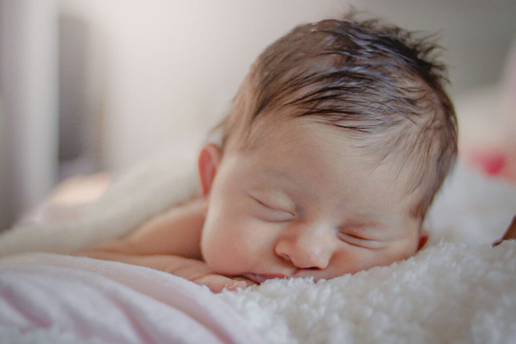 Schlafendes Baby - wohltuendes Babyöl. Online-Kräuterkurs und DIY Naturkosmetik